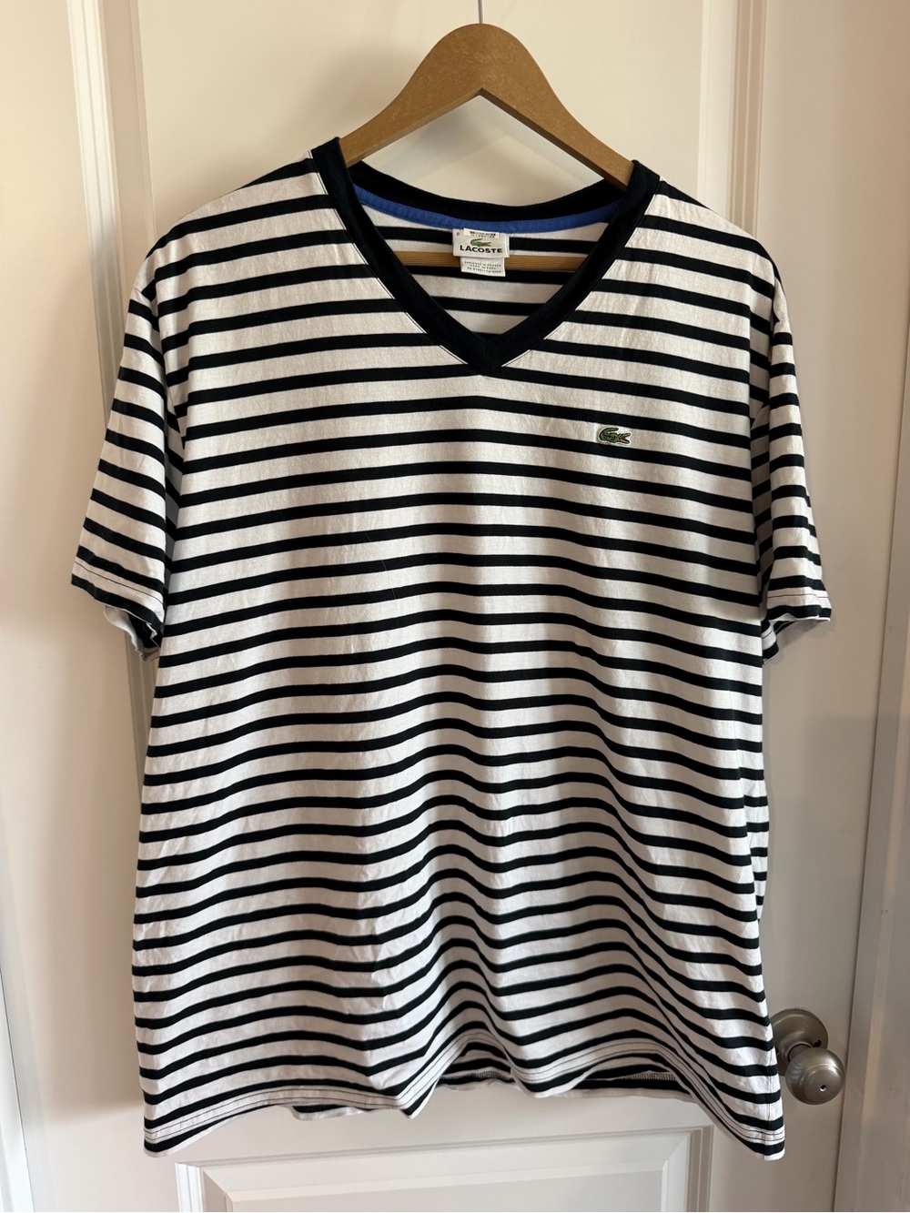 Lacoste Men’s Black & White Striped V-Neck Tee sz EU 8 XXL Short Sleeve Preppy